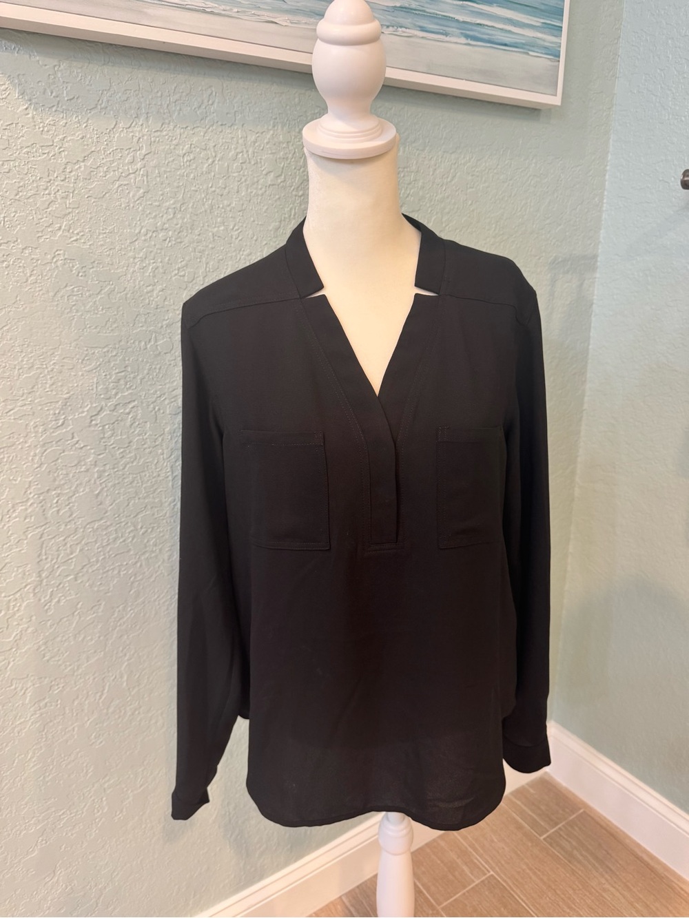 Like new Nine West blouse, size small